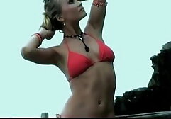 Khloe Kay सेक्सी पिक्चर वीडियो में फुल सेक्सी पैक किया जाता है पूल द्वारा